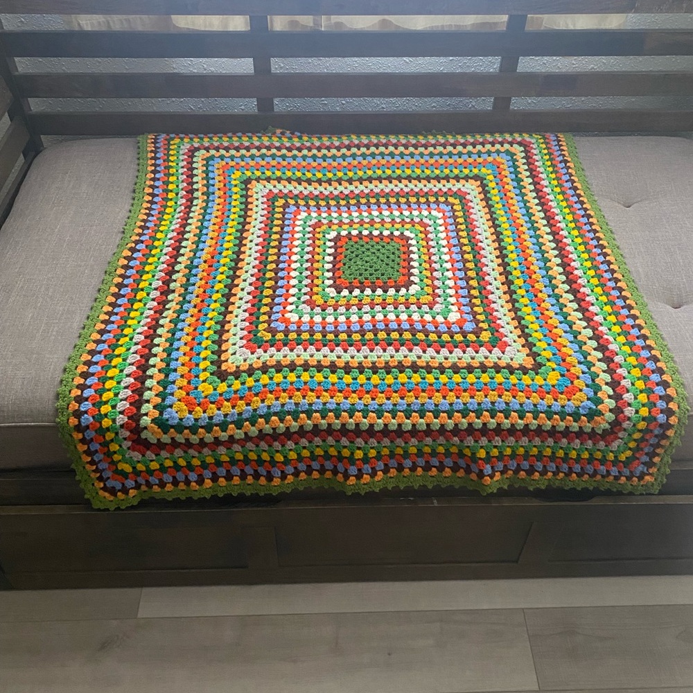 Vintage Crochet Afghan Throw Blanket - Picture 2 of 4